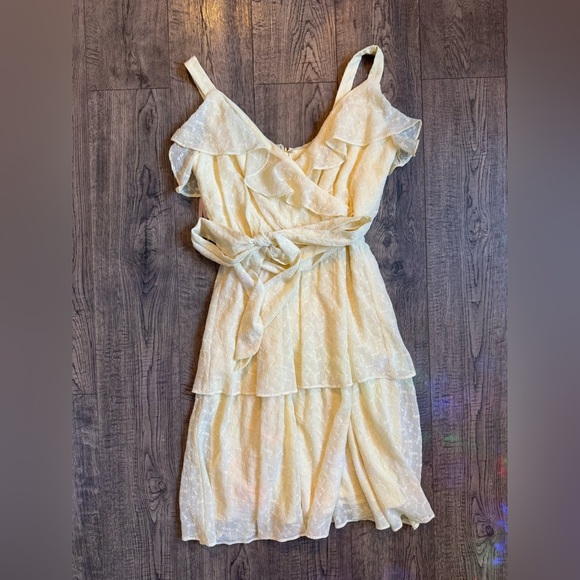 Gal Meets Glam Helena Dress- Yellow Sunshine- Size 2 - Picture 3 of 4